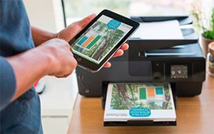 screen, computer, telephone, pill, business, display, smart, technology, wireless, touch, device, laptop, internet, portable, office, hand, communication, money, finance, equipment